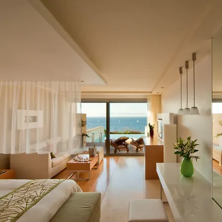 Elite By Rhodes Bay